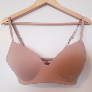 Victoria's Secret T-Shirt Wireless Bra - 34DD